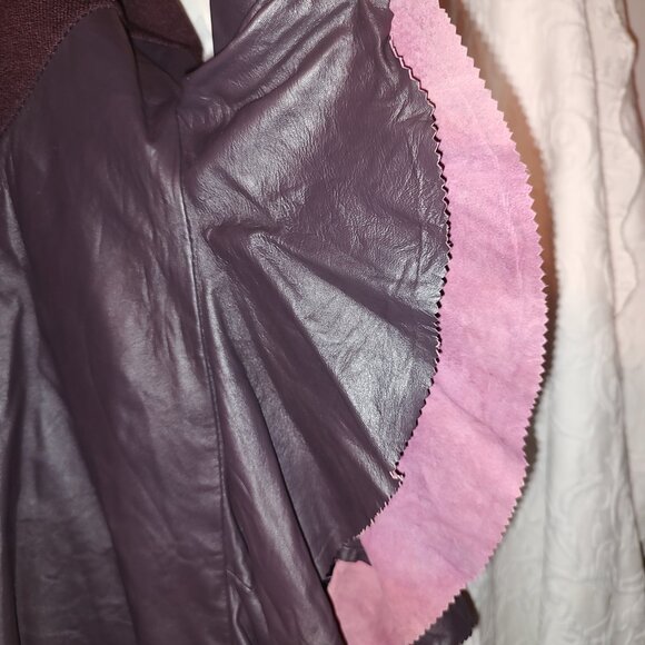 WOMEN'S 2X "DONNA LEPURE" RAISIN/GRAPE COLORED FABRIC & LEATHER DIAGONAL SKIRT - Picture 3 of 7